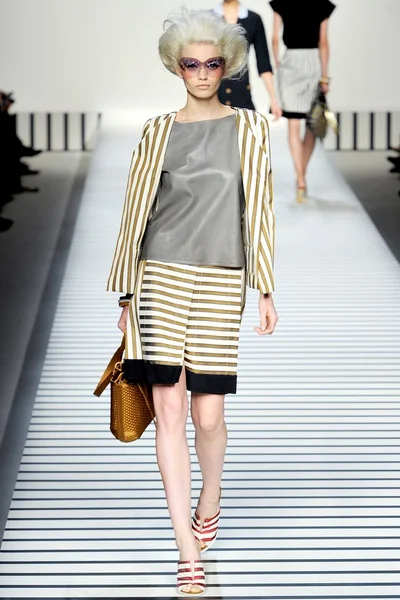Look 5